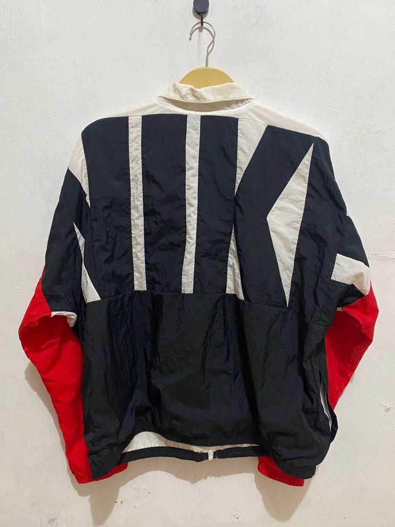 Nike big logo windbreaker new arrivals