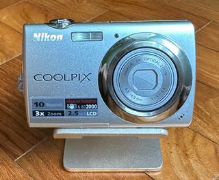 Nikon Coolpix S220