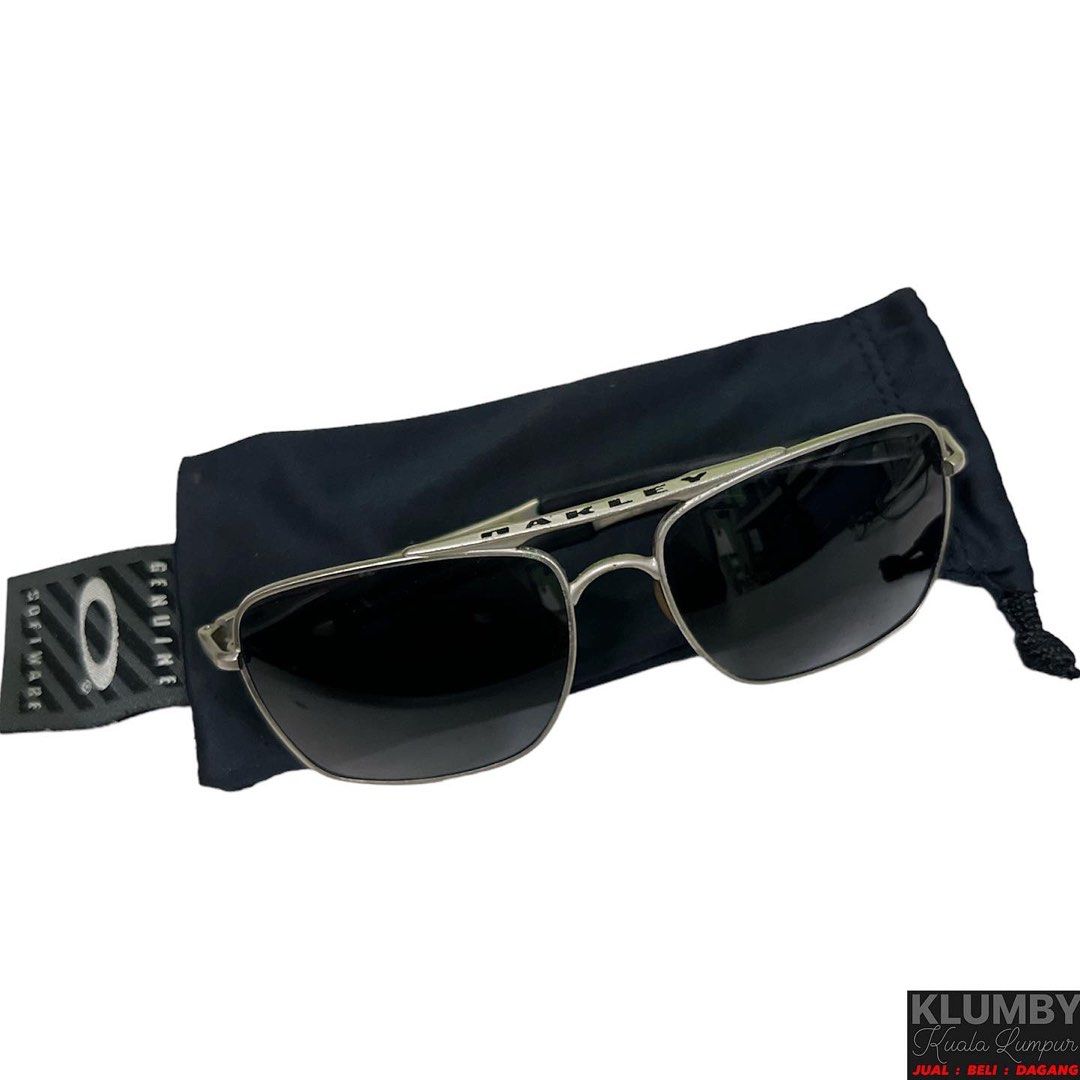 Oakley Deviation