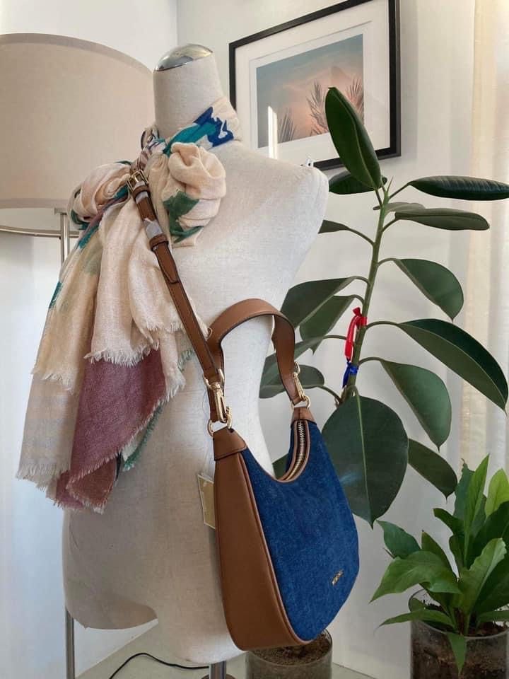 💯ORIGINAL MICHAEL KORS DENIM HOBO (Category: Luxury Bags & Wallets) located in Quezon City. Submitted by ashongsstore (Listing ID 1214213564, Image 2). Description: 〽️MICHÁEL K0RS〽️ 🇵🇭ONHAND🇵🇭 ‼️Please look at our pictures as that is exactly what you are purchasing‼️ 💯GUARANTEED ORIGINAL AND AUTHENTIC or TRIPLE YOUR MONEY BACK! Not REPLICA, OEM, TOP GRADE QUALITY, AUTHENTIC QUALITY or Any other Terms to DENOTE FAKE! 😎 . . BUY WITH CONFIDEN