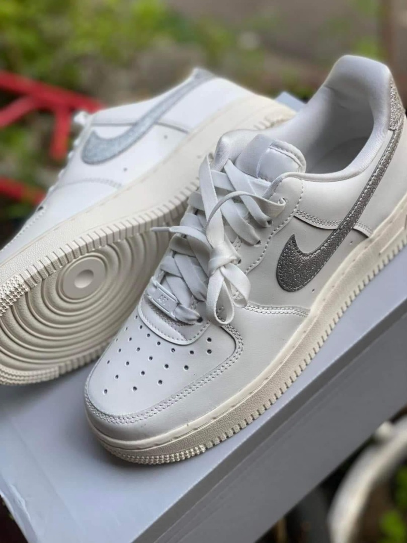 nike chenille swoosh