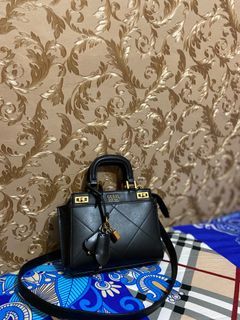 Preloved tas slingbag Guess katey mini satchel black original store 10000%
