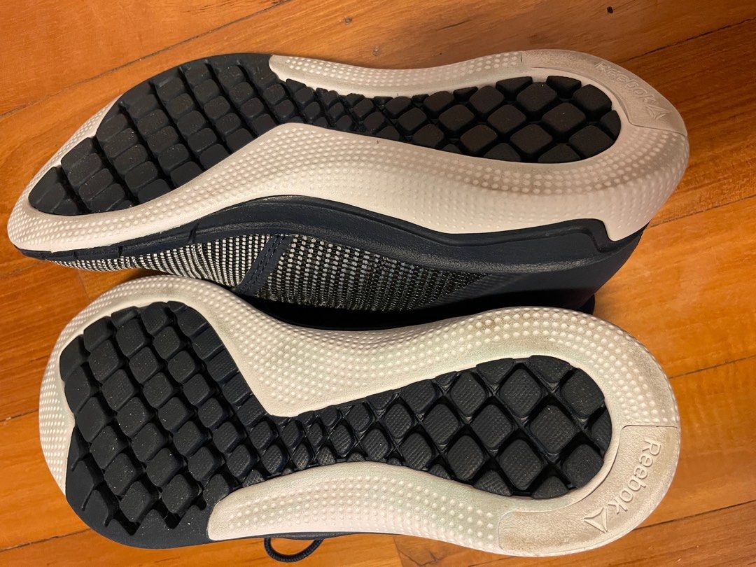 Reebok (authentic), Women's Fashion, Footwear, Sneakers on Carousell