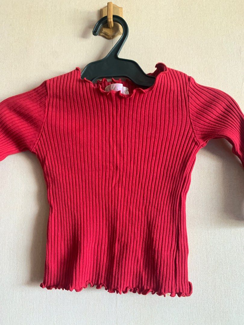 Ribtype longsleeves girl top (Category: Babies & Kids Fashion) located in Quezon City. Submitted by threesuitcaseonly (Listing ID 1214186315, Image 3). Description: Rfs: Decluttering, outgrown Good condition .