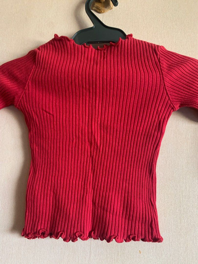 Ribtype longsleeves girl top (Category: Babies & Kids Fashion) located in Quezon City. Submitted by threesuitcaseonly (Listing ID 1214186315, Image 2). Description: Rfs: Decluttering, outgrown Good condition .