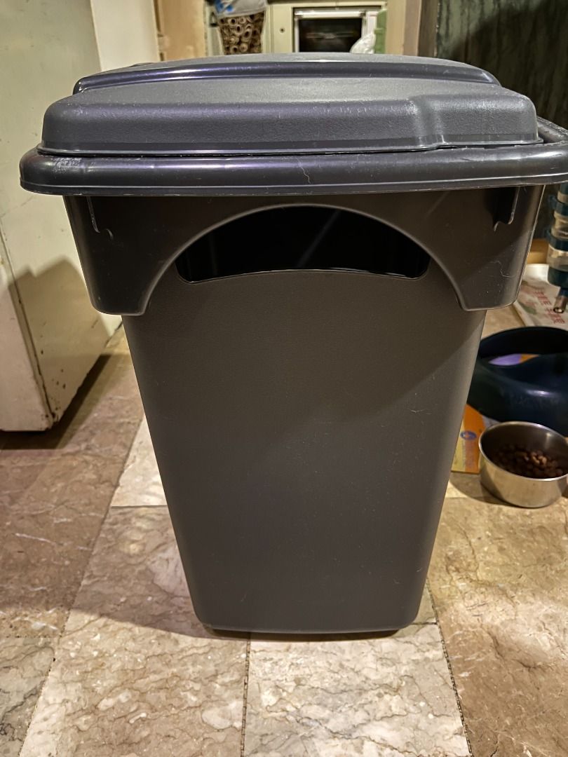 Rubbermaid Laundry Hamper with Lid, Furniture & Home Living, Bathroom