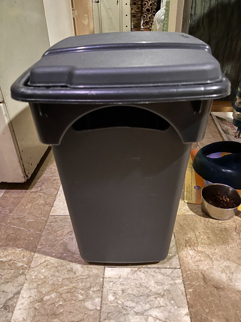 Rubbermaid Laundry Hamper with Lid, Furniture & Home Living, Bathroom