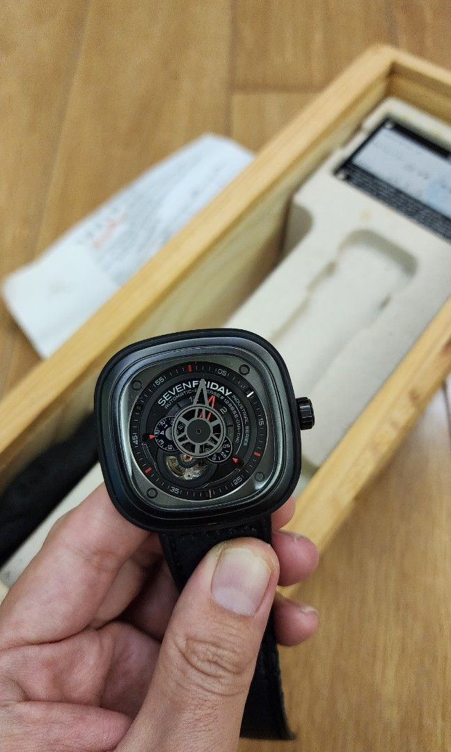 Sevenfriday p3 store