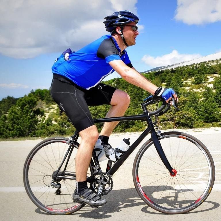 Sportneer bike shorts top