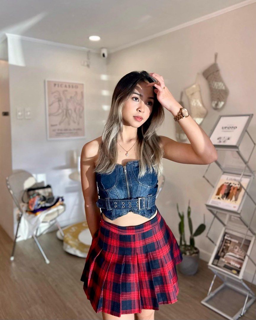 Shein denim belted tube top (Category: Sleeveless) located in Dasmarinas. Submitted by aesth_13 (Listing ID 1214309178, Image 2). Description: Used once for shoot only :) .
