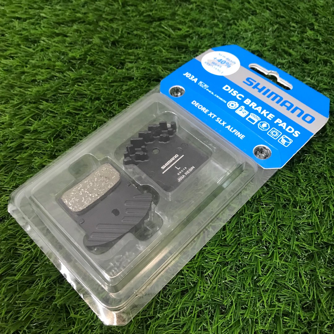 Shimano J03A Resin Pads with Fin and split pin (Pair), Sports Equipment