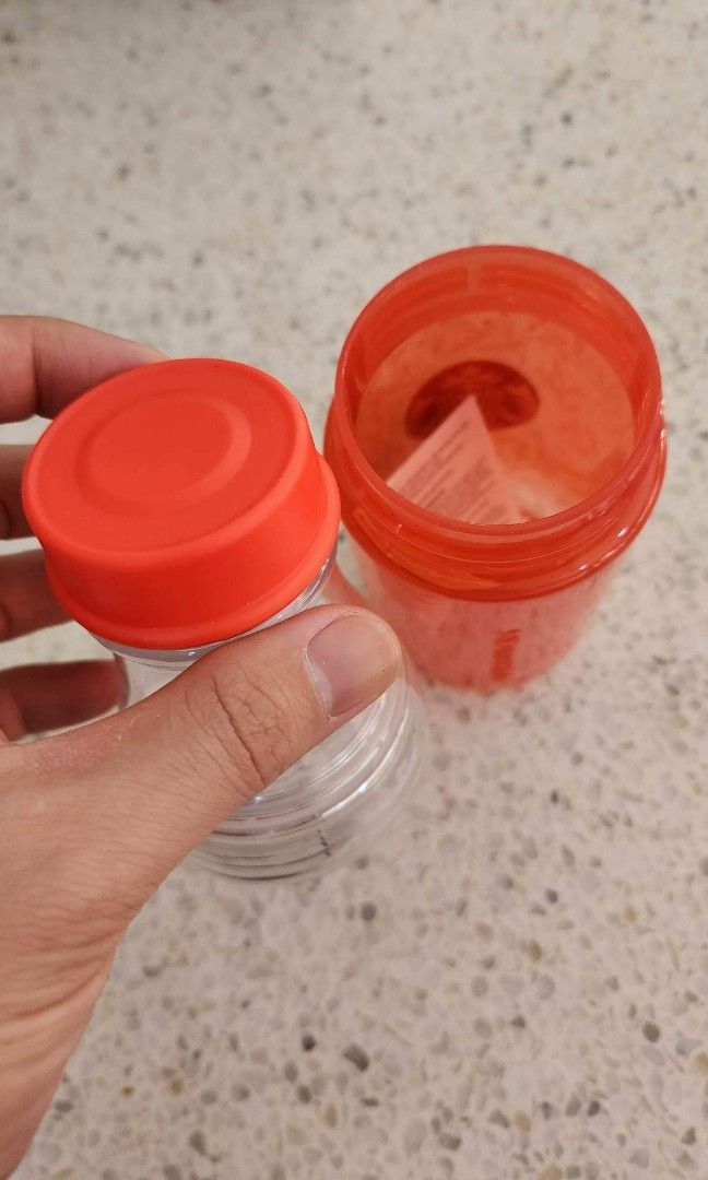 Starbucks Orange Tumbler (Category: Water Bottles & Tumblers) located in Quezon City. Submitted by koreandeclutter (Listing ID 1214257240, Image 3). Description: Never used Will be moving to Korea on March 3rd. So I'll be taking stuff that doesn't get sold. Kaya don't be shy & chat me and make an offer😊 Pick up FEU DILIMAN MESSAGE for any inquiries 😊.