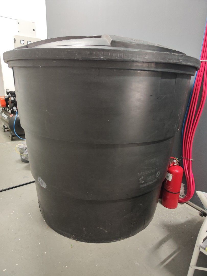 Tangki air (Water tank) 600 Gallon, Furniture & Home Living, Home