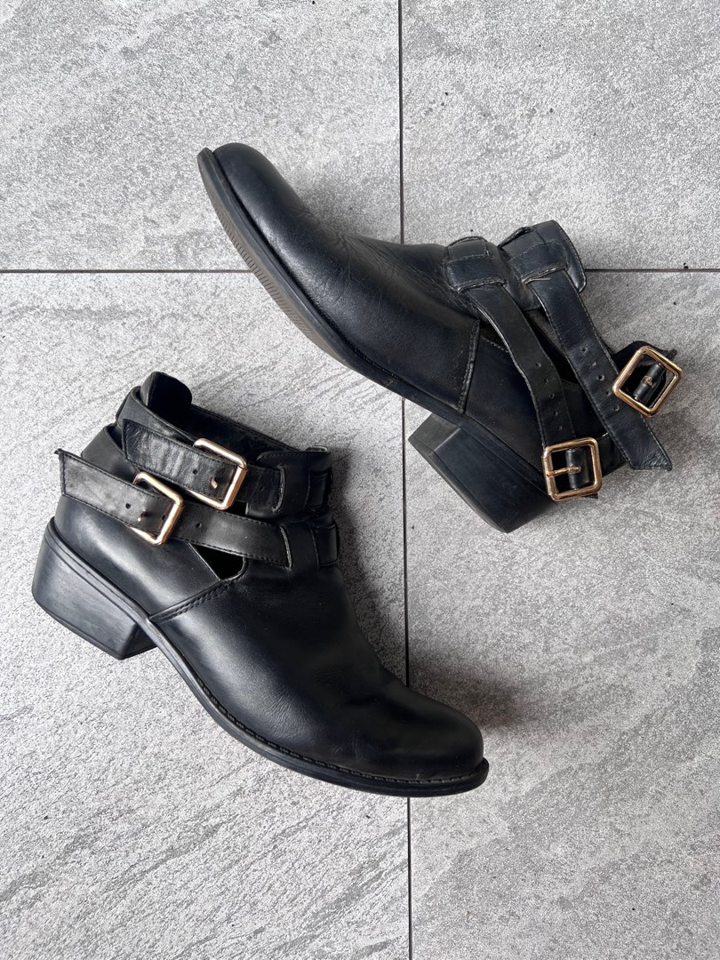 TOPSHOP ankle gold boots size 38 | sepatu | zara hm docmart, Fesyen Wanita, Sepatu di Carousell Black And Gold Ankle Boots