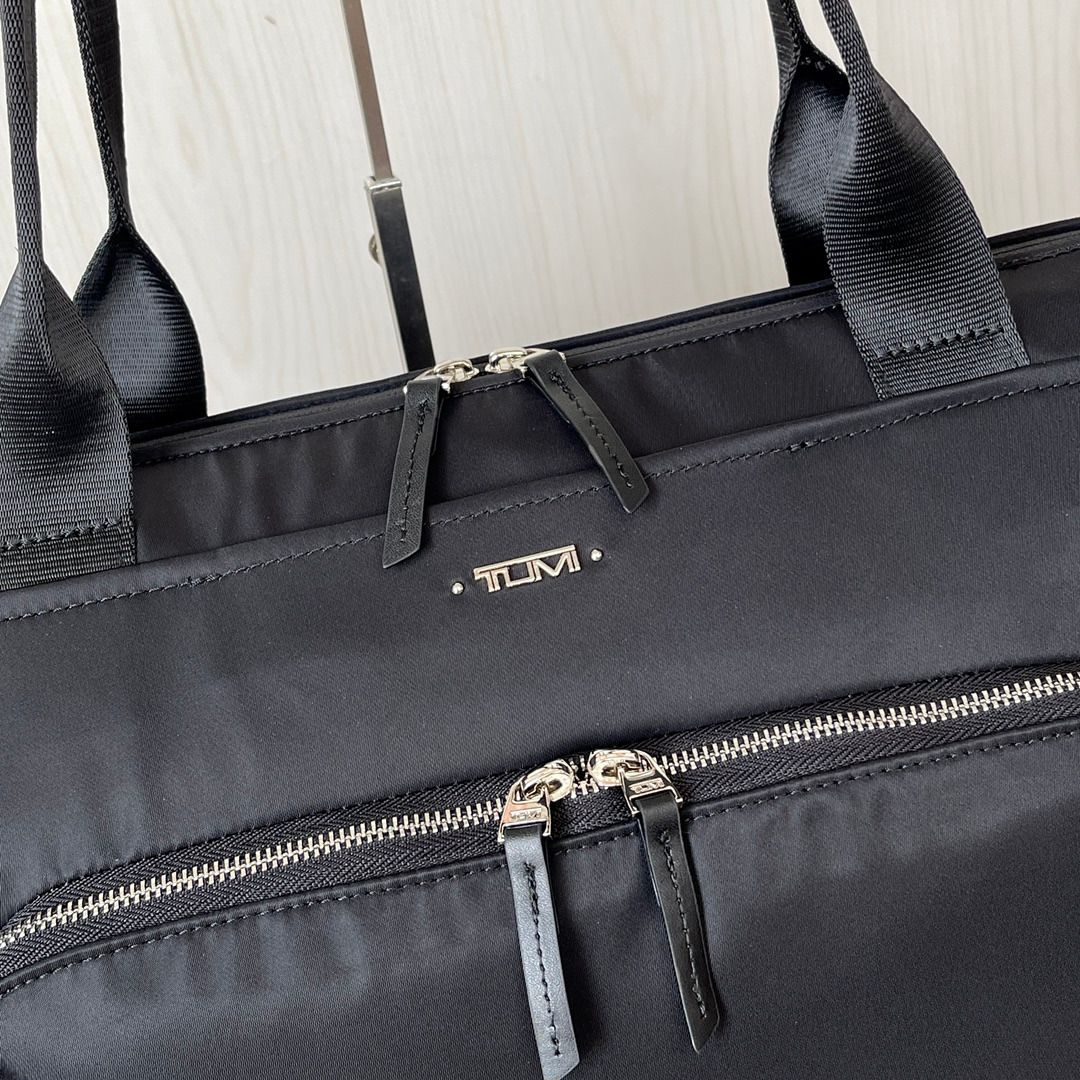 Colina duffel sales