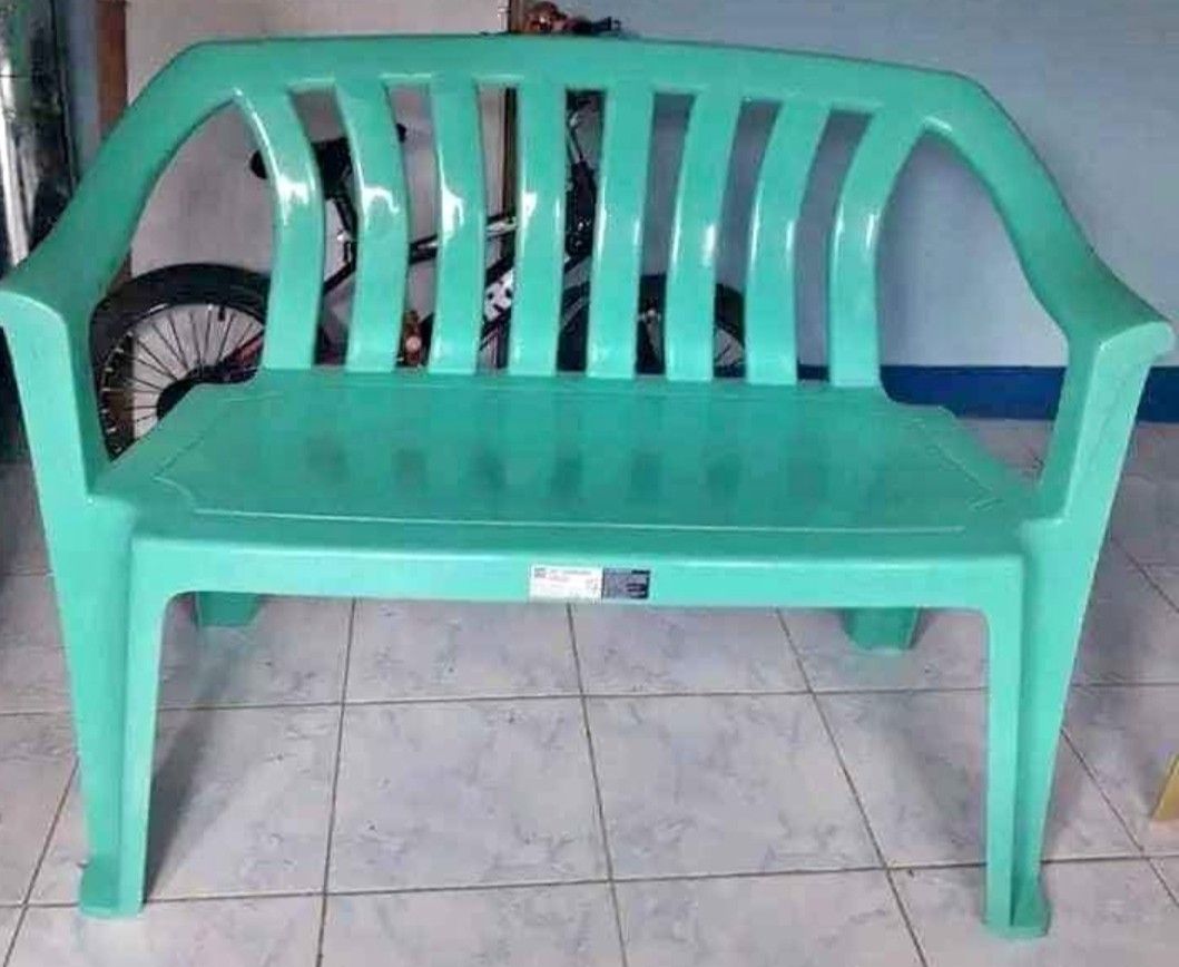 Uratex Loveseat Chair