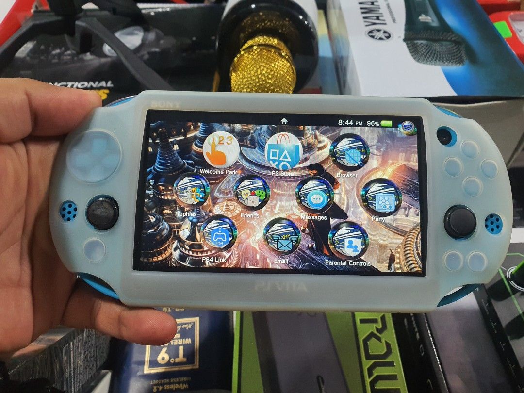 Used Ps Vita 2000 blue colour, Video Gaming, Video Game Consoles, PlayStation on Carousell