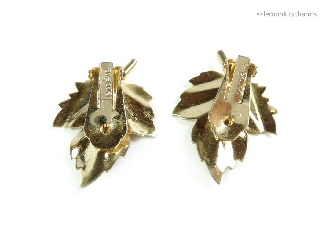 Bergere clip earrings 2025