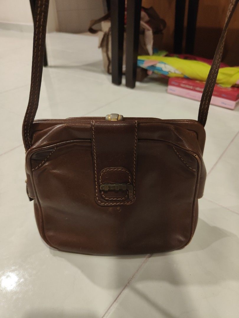 Vintage Brown leather crossbody bag, Women's Fashion, Bags & Wallets