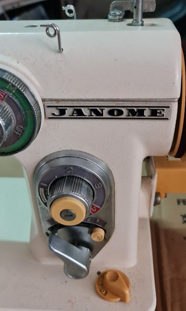 Vintage janome sewing machine, Hobbies & Toys, Collectibles & Memorabilia, Vintage Collectibles