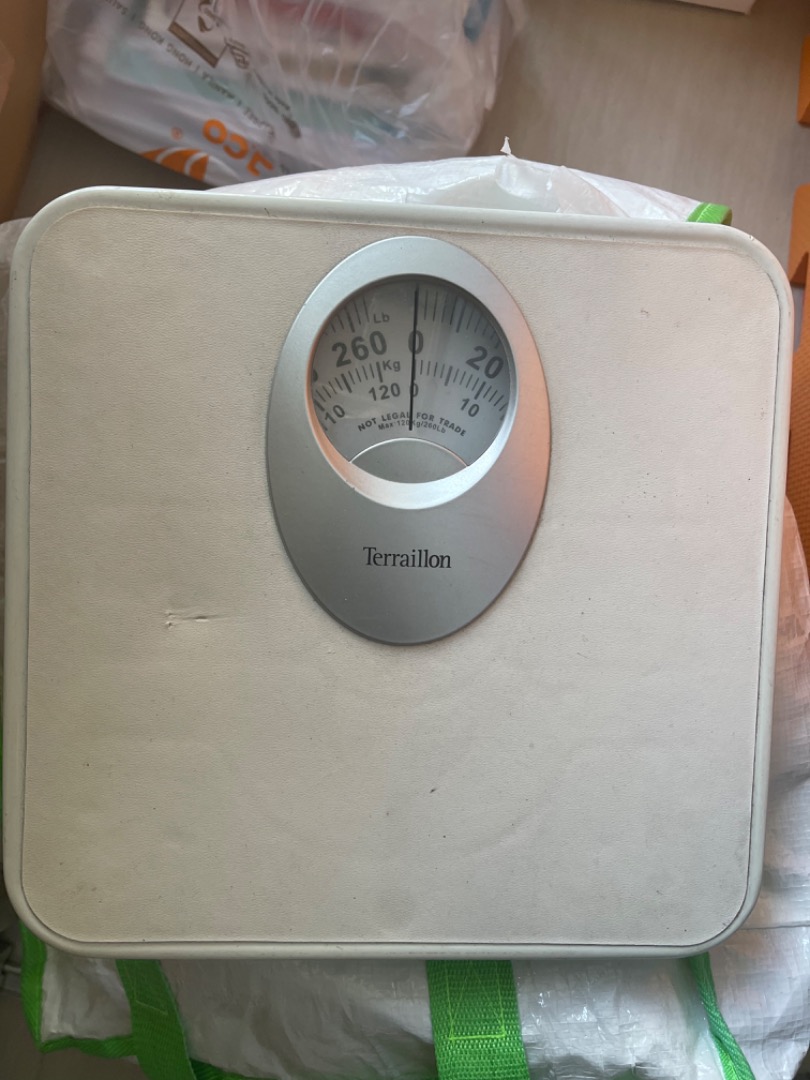 Weighing scale, Everything Else on Carousell