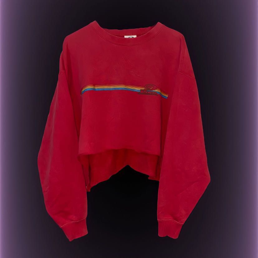 Y2K Retro Red Cropped Longsleeve Top (Category: Longsleeves) located in Quezon City. Submitted by ayreneeee (Listing ID 1214323508, Image 1). Description: .