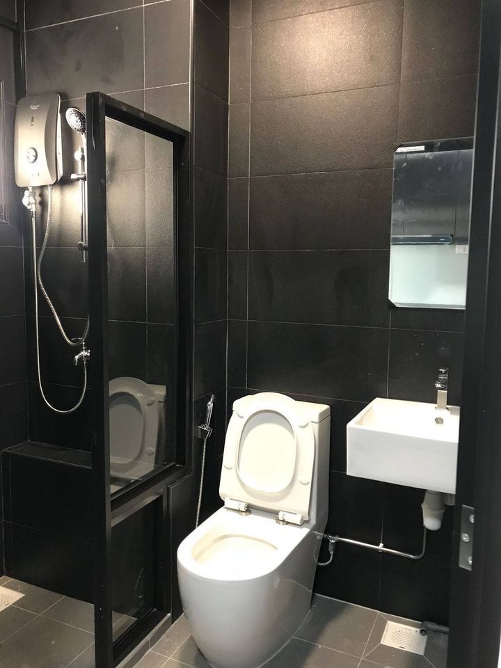 Room for rent 21 Jalan Membina Tiong Bahru Court, Property, Rentals