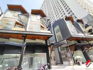 4-storey commercial unit with elevator, 4 guest parking (2-owned;2-street) and toilet per floor located at TOMAS MORATO Quezon City..