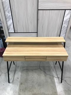 橡木色鐵製腳架 書桌 電腦桌