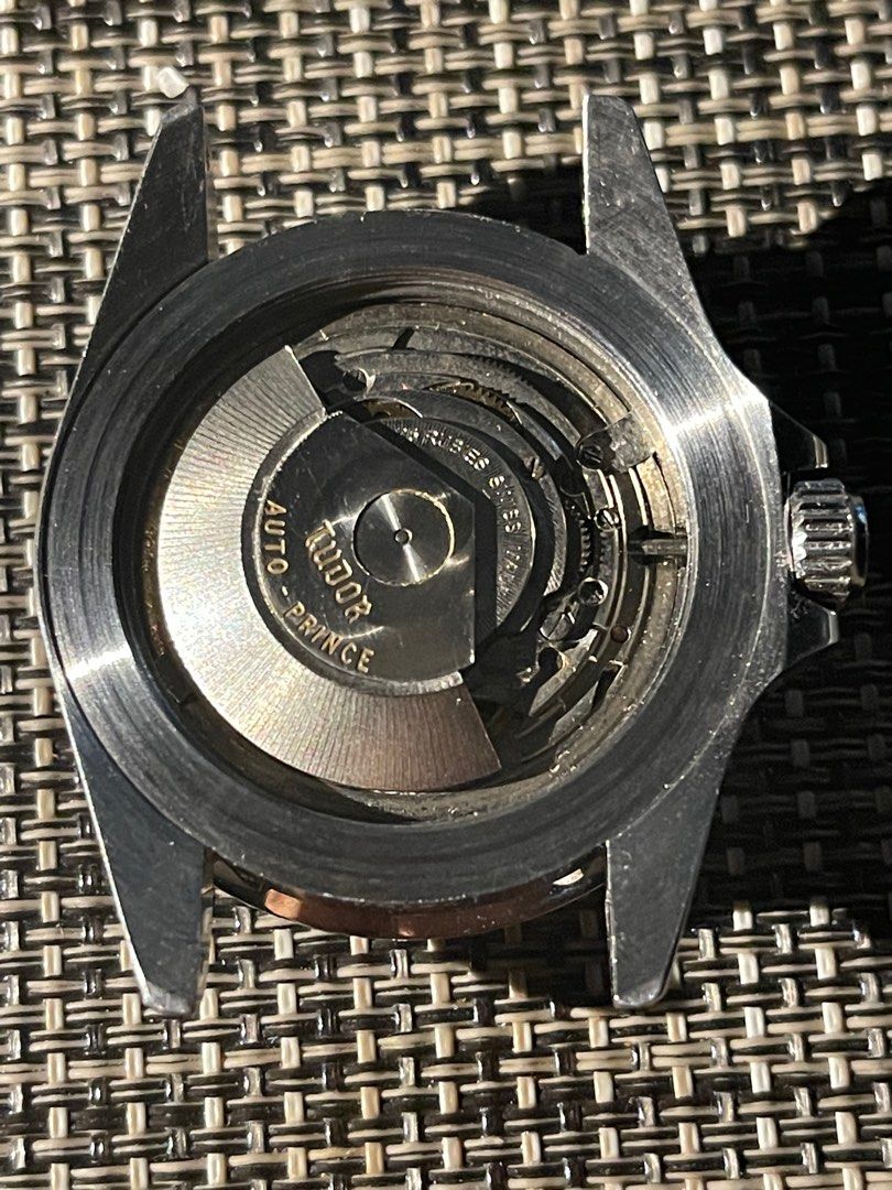 細花刁陀Tudor small Rose 7016 古董潛水錶, 名牌, 手錶- Carousell