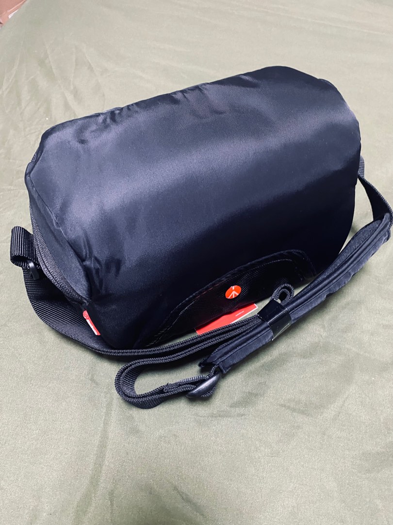 Manfrotto Advanced Camera Shoulder Bag Compact 1 for CSC, Photography