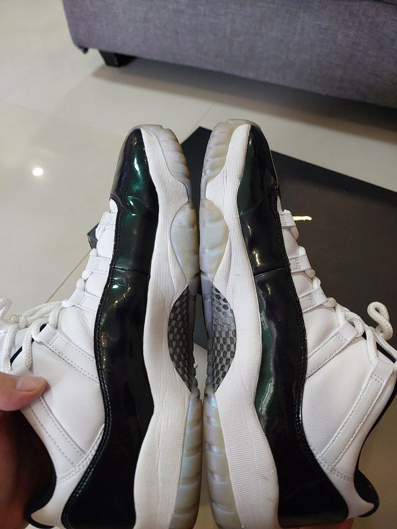 Emerald green jordan clearance 11