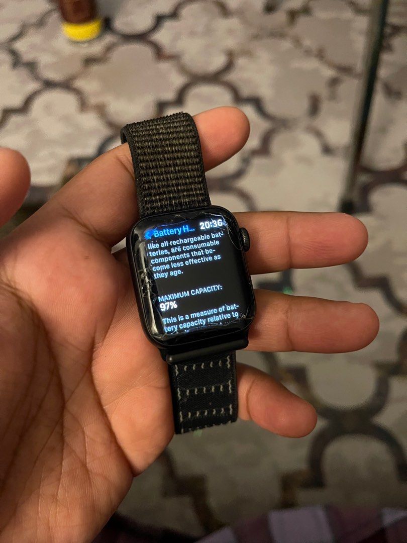 Apple watch se store nike sport loop