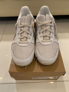 （分類：）位於 。 由 bsneakers 提交（商品編號 1218057008，圖片 1）。簡介： 。