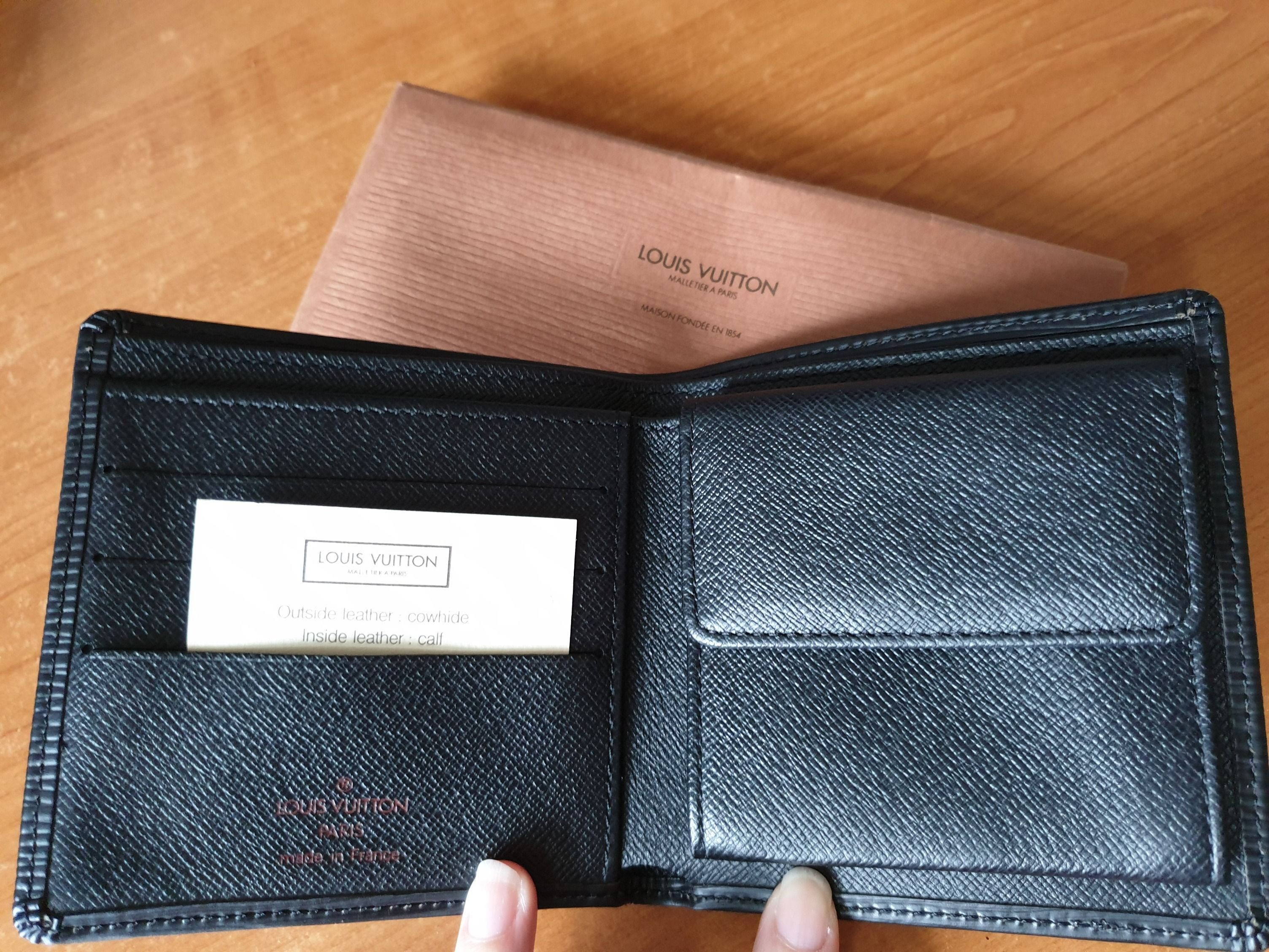Authentic Louis Vuitton Epi Vintage Snap Wallet Bi Fold Rare LV World Map  CA0995