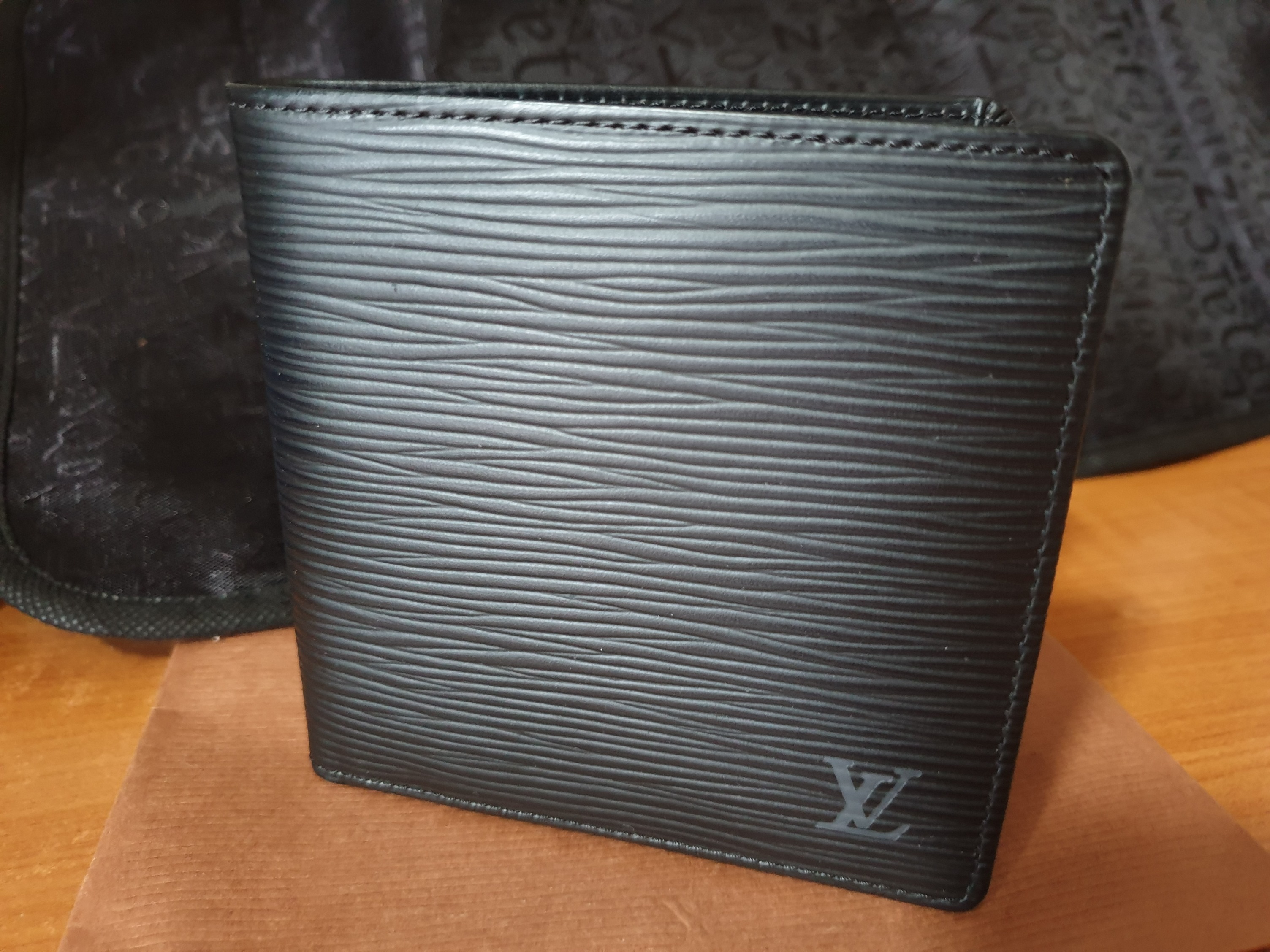 Louis Vuitton Black Epi Leather Credit Card and Currency Wallet Louis  Vuitton