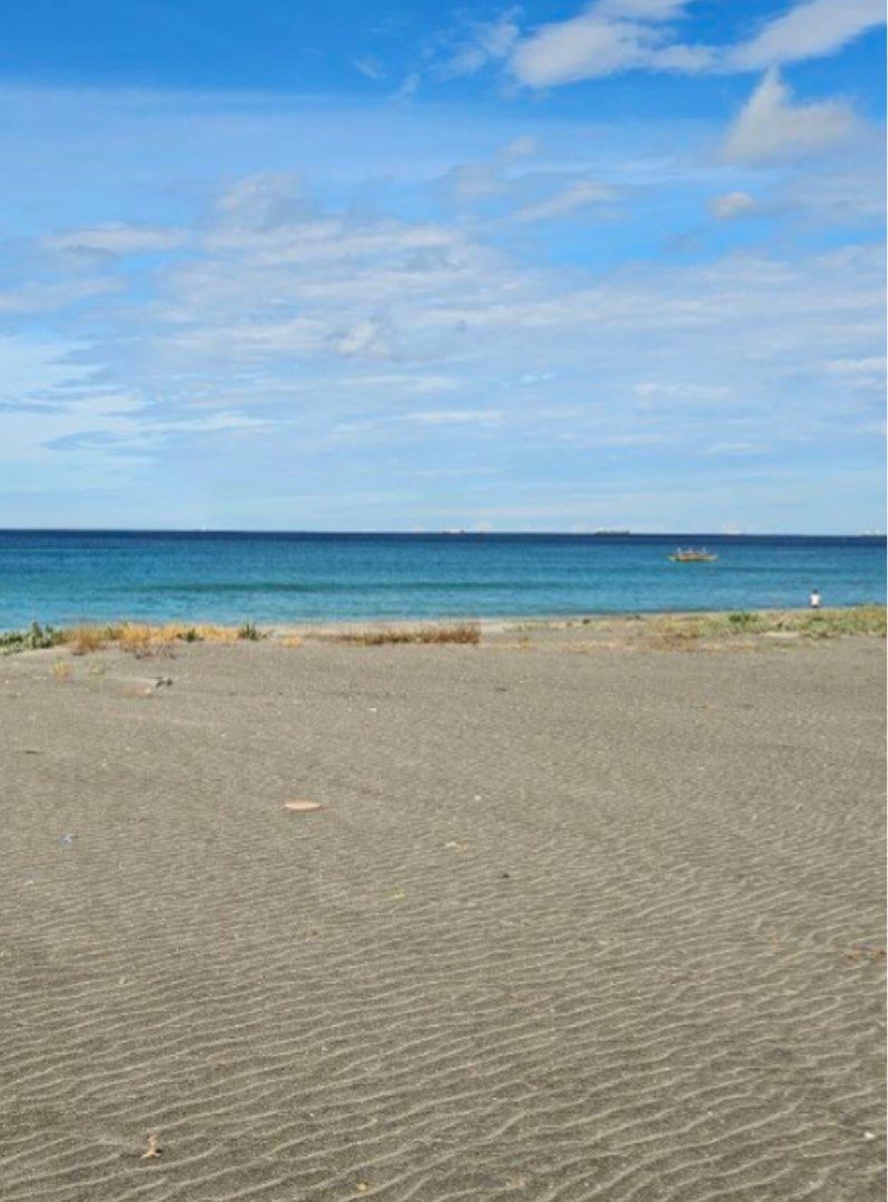 2,968 sqm Beach lot for sale 25 minutes from Subic gate best for resort