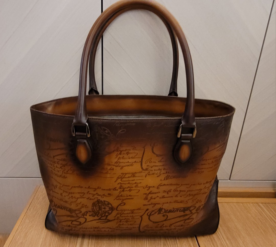 Berluti Toujours Scritto Leather Tote Bag, 名牌, 手袋及銀包- Carousell