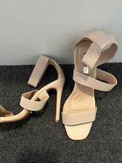 Billini beige strappy heels