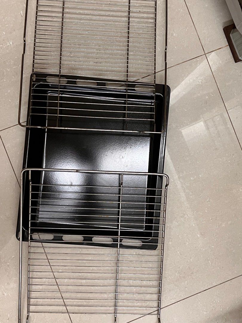 Bosch Oven internal trays 2 nos and drip tray 1 no, Furniture & Home