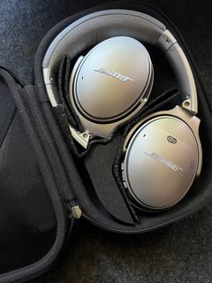 Bose QC35 II (QuietComfort 35 II) Wireless Noise-Cancelling Headphones