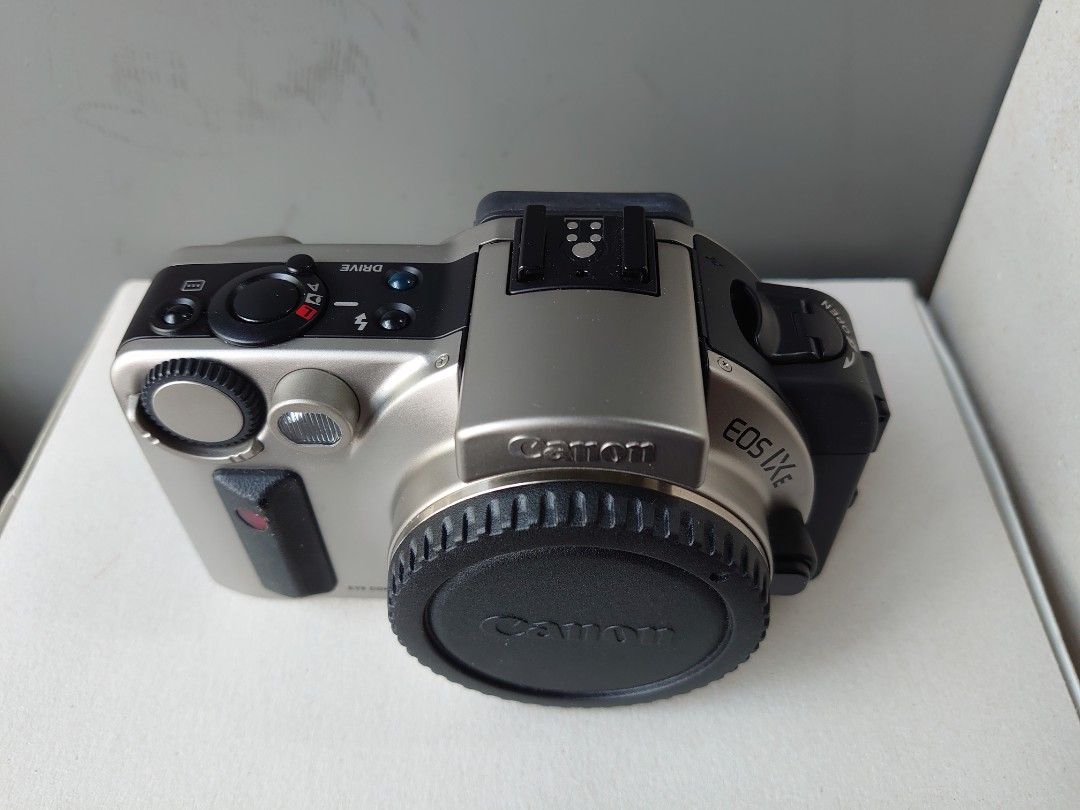 Canon EOS IXE - デジタルカメラ