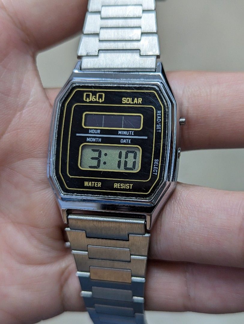 CITIZEN Q Q SOLAR VINTAGE WATCH Men s Fashion Watches