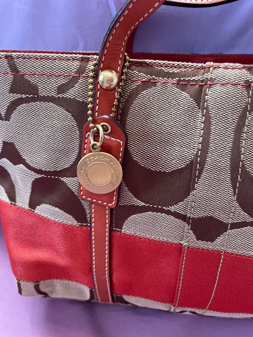 Coach Signature Canvas Mini Tote (Category: Luxury Bags & Wallets) located in Norzagaray. Submitted by ravenglamshop (Listing ID 1218162214, Image 2). Description: Original and personal preloved Money back guarantee if proven fake Minimal sign of usage No flaw, ribber lining intact and no runs in the canvas.