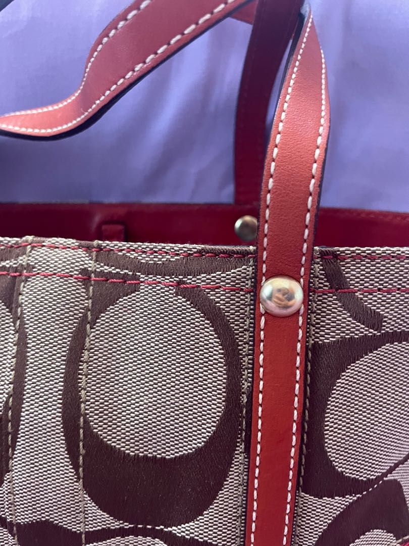 Coach Signature Canvas Mini Tote (Category: Luxury Bags & Wallets) located in Norzagaray. Submitted by ravenglamshop (Listing ID 1218162214, Image 3). Description: Original and personal preloved Money back guarantee if proven fake Minimal sign of usage No flaw, ribber lining intact and no runs in the canvas.