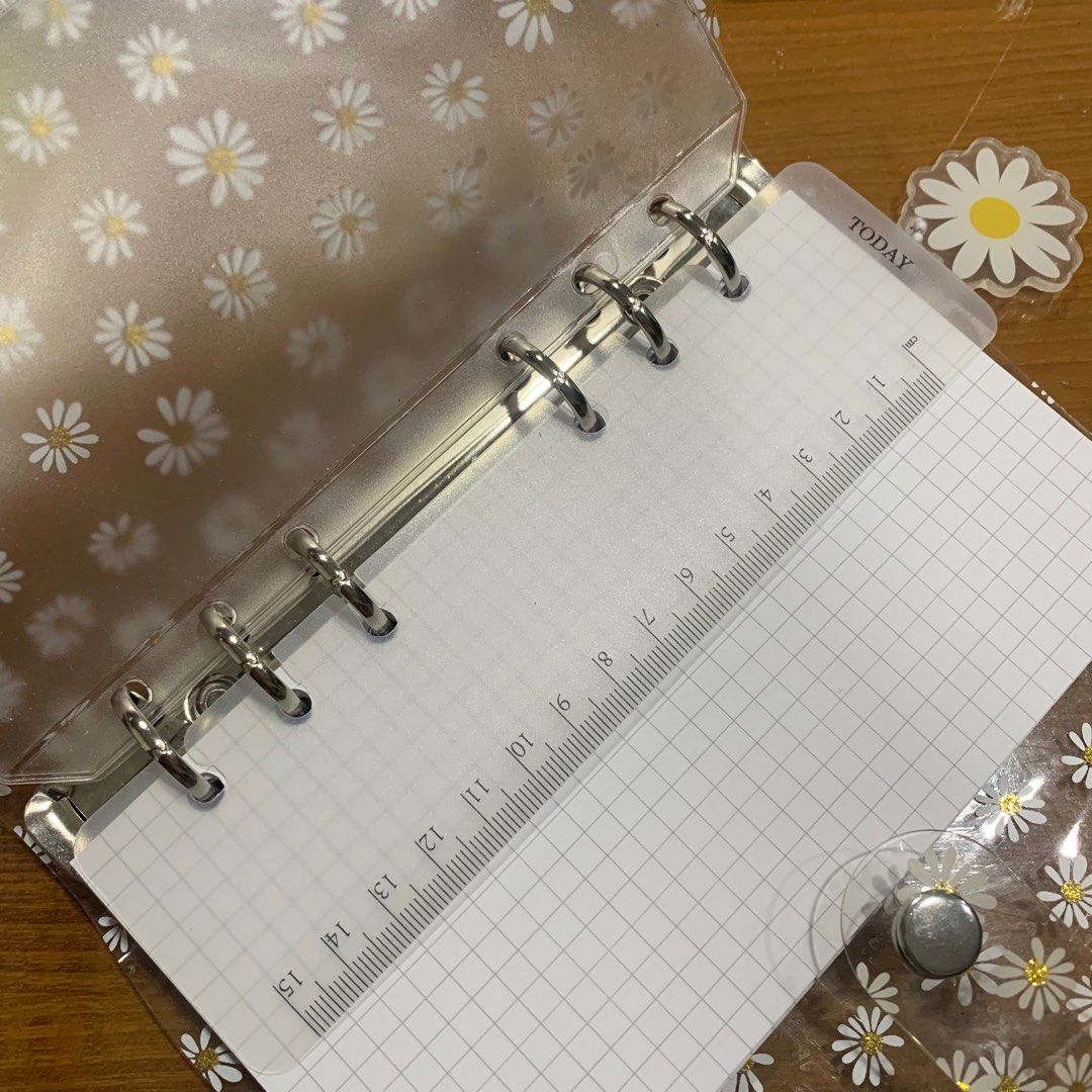 Daisy Book Binder 6 Ring, Buku & Alat Tulis, Alat Tulis di Carousell