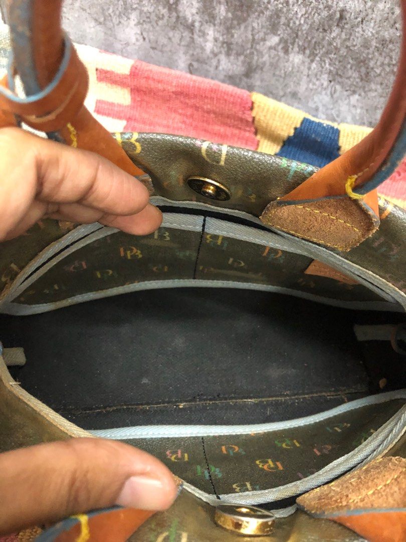 Dooney and bourke outlet carry on luggage