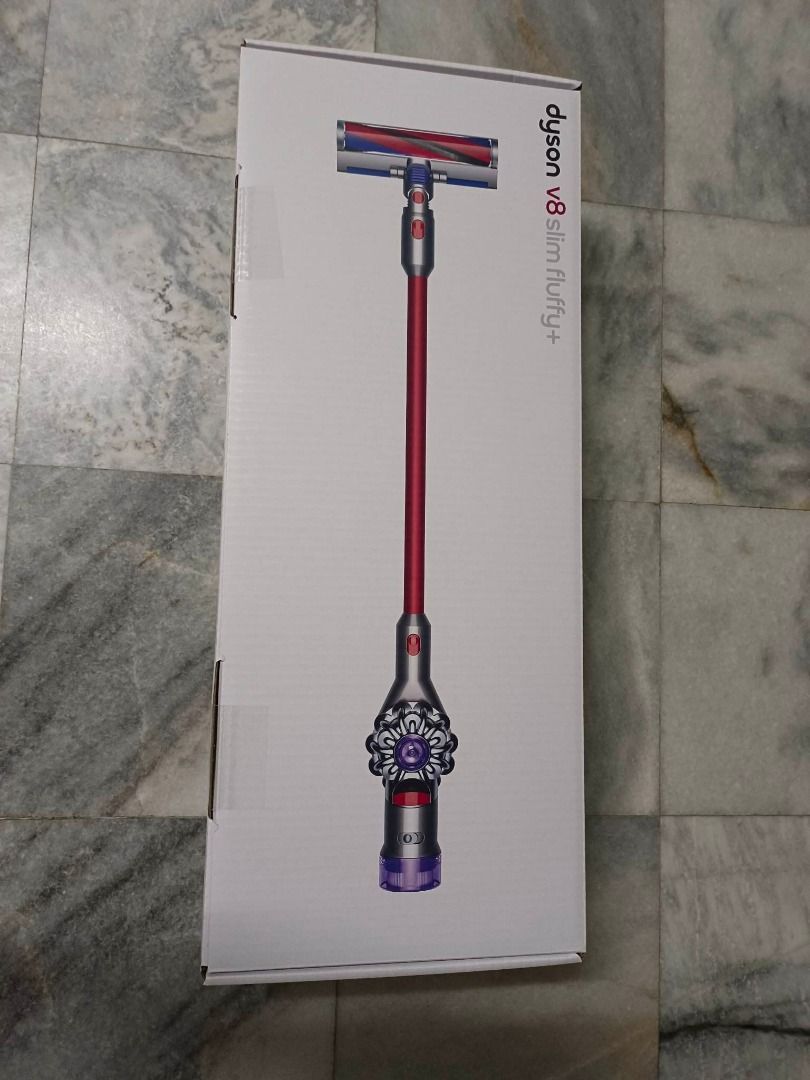 Dyson v8 slim fluffy vacuum (Still under Warranty), TV & Home