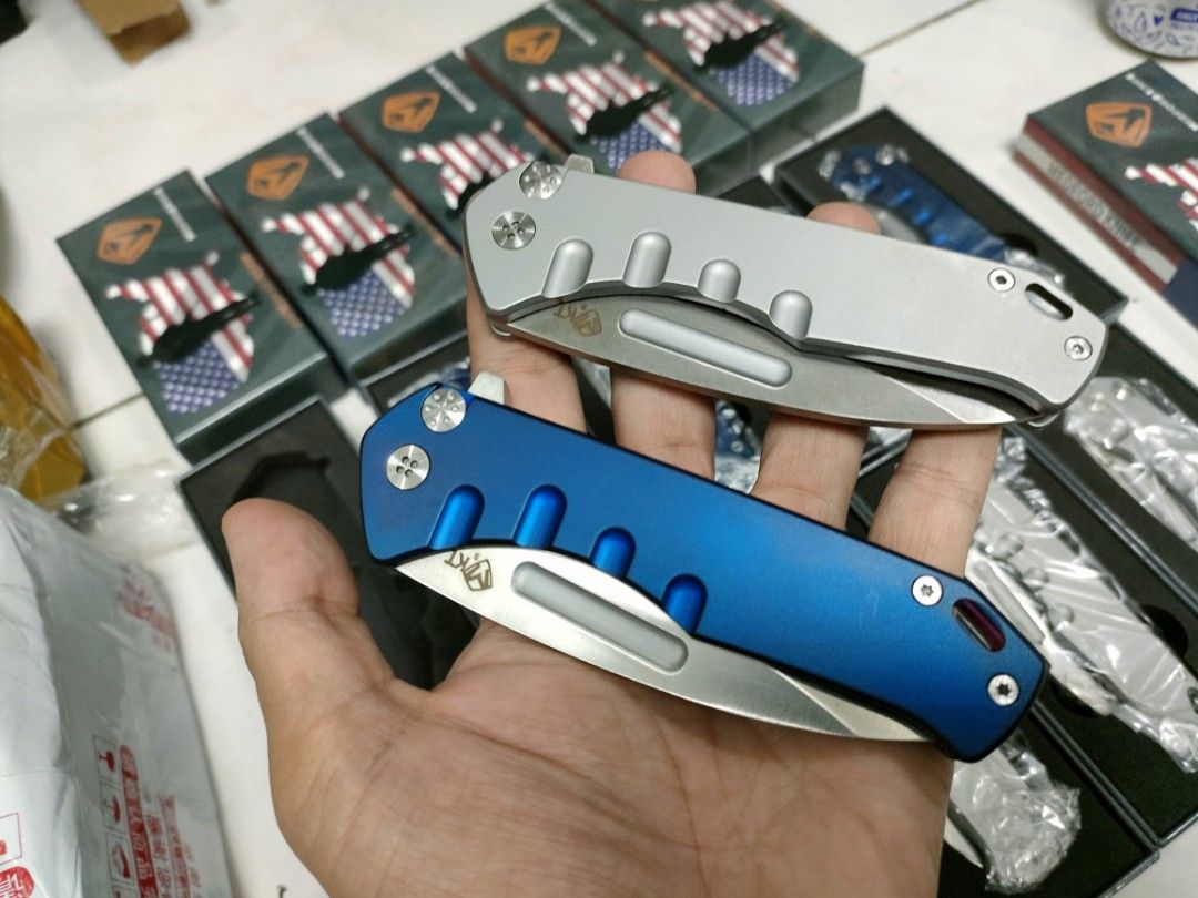 Eafengrow MDF-Swift Folding Knife (Category: Hiking & Camping) located in Manila. Submitted by pasyal (Listing ID 1218177543, Image 2). Description: Eafengrow MDF Swift folding knife (Medford Praetorian MKT Swift) Php1,700 Blade Material: D2 steel Handle material: 400 stainless Blade length: 90mm Handle length: 120mm Weight: 210g Thickness: 4mm Lanyard hole (actual photos) Availble in Silver and Blue pls check my fb page: Pasyal Heavy Industries.