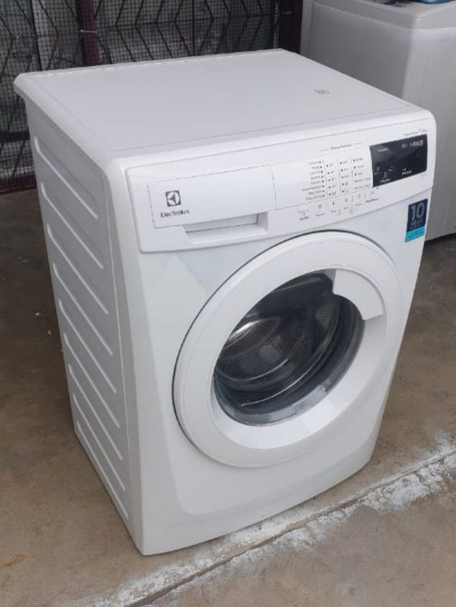 Electrolux front load hot washer 7.5kg rm600, TV & Home Appliances
